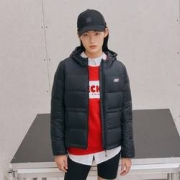 26日10点： SKECHERS 斯凯奇 女士梭织轻薄羽绒服 L420W010-0018