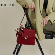 TOUTOU2022新款高级感百搭腋下包上班通勤质感斜挎包新娘结婚包女