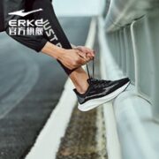 ERKE 鸿星尔克 李芷萱同款 极风 中性款跑鞋 11122203375