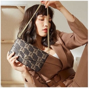 ELLE 她 女包经典老花信封包金属链条腋下包复古3D老花迷你小方包
