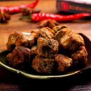 百草味 XO酱味肉干肉脯熟食休闲食品零食牛肉干小吃小包装 牛肉粒50g/袋