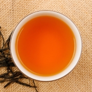 【央视兴农典范】京东京造 云南凤庆有机滇红 百年古树红茶茶叶 特级罐装80g