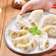 PLUS会员！思念 猪肉芹菜花边水饺 500g