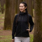 S码，Mammut 猛犸象 Granite SO 女士轻量弹力连帽防泼水软壳 1011-00331