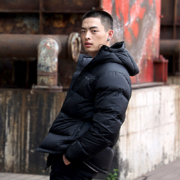 土拨鼠（Marmot）秋冬运动鹅绒防风轻便700蓬面包羽绒服男户外 曜石黑 001 M 欧码偏大