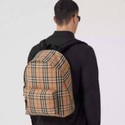 国内官网10800元！BURBERRY 巴宝莉 尼龙格纹拼接双肩包 8016106  到手约7237.36元包税包邮