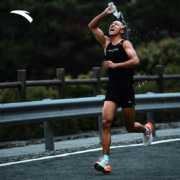 安踏C100丨男子专业竞速跑步鞋秋冬季缓震回弹科技运动鞋男 象牙白/柿红橙-2 8.5(男42)
