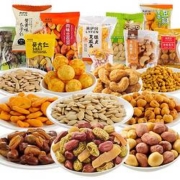 PLUS会员：LYFEN 来伊份 零食大礼包 香脆496g+肉食390g