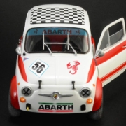 Tamiya 田宫 37705 1:12比例 菲亚特 Abarth 695 SS/Assetto Corsa 经典汽车模型