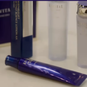 SHISEIDO 资生堂 REVITAL 悦薇 颈部精华乳液礼盒套装（颈霜75g+精华水30ml+化妆包）