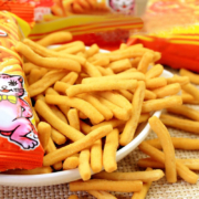 京东特价app：爱尚 网红零食小吃休闲食品大礼包 虾条10g20包