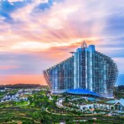 88m2起跳海景房，直面海棠湾！三亚海棠湾红树林度假酒店 指定房型2-3晚套餐（含4早+中式套餐+迷你吧等）
