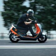 VFLY 飞越 G100 MAX 电动摩托车 72V20Ah*2锂电