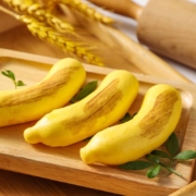 亚明食品 剥皮香蕉包奶露慕斯面包 230g*3包