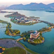 周末清明不加价 杭州湘湖小隐酒店 湖景房1晚套餐（含双早+森泊/幻想岛/海洋公园门票+游船体验等）
