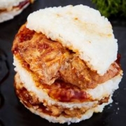 亚明食品 照烧饭团鸡排米汉堡150g*8袋