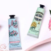 预售、1日20点：L'OCCITANE 欧舒丹 限定护手霜套装（樱花护手霜30ml+乳木果护手霜30ml+暖栗护手霜30ml+赠樱花沐浴露35ml+白樱花身体乳35ml+随机护手霜10ml*3礼盒）