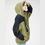 S码，Levi's 李维斯 Harper 女士连帽防风夹克A3245