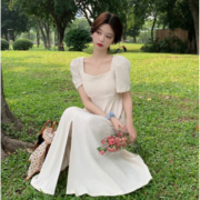 法式方领褶皱泡泡袖不规则连衣裙女2023夏新款小个子收腰显瘦裙子