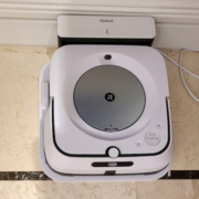 iRobot 艾罗伯特 Braava jet m6 扫拖一体扫地机器人 白色