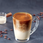 PLUS会员：luckin coffee 瑞幸咖啡 丝绒拿铁 支持外卖&自提