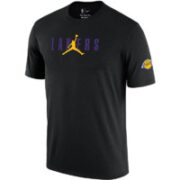 NIKE 耐克 AIR JORDAN 洛杉矶湖人队 COURTSIDE NBA 男子T恤 DA6513