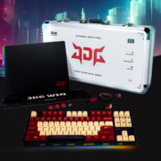 618预售：JPLAYER 京东电竞 JDG六周年限定礼盒 JDG定制键盘+玻璃鼠标垫+三合一充电线+定制键帽+限定手提箱礼盒