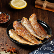 华味亨 香酥小黄鱼98g/袋舟山海味即食鲜卤多汁小鱼干仔休闲零食