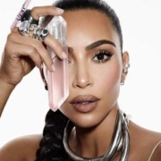 卡戴珊的个人香氛品牌，KKW Fragrance 金卡戴珊 Crystal系列 梔愈水晶香水 EDP 75mL