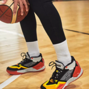 21日0点！new balance 男款实战篮球鞋 BBKLSSD1