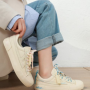 回力 女款运动鞋
