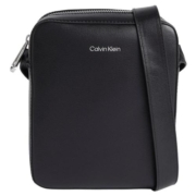 【自营】Calvin Klein/凯文克莱男士黑色PU邮差包单肩包男包背包