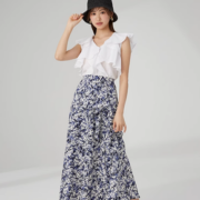 国内768元！SNIDEL 2023春夏新品 女士纯色V领荷叶边飞袖衬衫 SWFB232005  直邮含税到手￥353.21