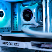 新品发售：Colorful 七彩虹 iGame GeForce RTX 4070 Ultra Z OC DLSS 3 GDDR6X 背插版显卡