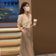 Kajilanna 卡吉蘭娜 女士套装 杏色上衣+咖色裙子