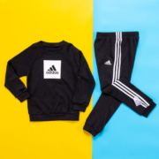 19日10点、限尺码：adidas 男童 运动童套装