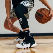 Adidas阿迪达斯特雷杨2代男超轻防滑签名版专业boost篮球鞋H06477