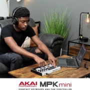 Akai Professional 雅佳 MPK Mini MK3 MIDI音乐键盘控制器 25键