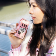 88VIP会员，OATLY 噢麦力 草莓味/香蕉味燕麦奶 200mL*12盒