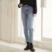24日10点、限尺码：VERO MODA 女款高腰牛仔裤 323149041J3B