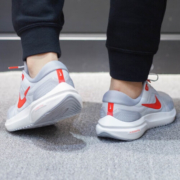 耐克（Nike）女鞋运动鞋春新款AIRZOOMVOME休闲鞋透气跑步鞋DA7698 DA7698-005/红钩 39