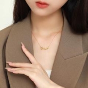 周大生 星河漫漫黄18K金项链女星星套链吊坠锁骨链节日礼物送女友