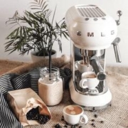 Smeg 斯麦格 意式半自动咖啡机ECF01 家用办公室 复古小型一体 奶泡蒸汽 奶白色