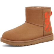 京东百亿补贴:UGG 女士休闲舒适纯色平底 LOGO款迷你雪地靴 1144057 CHE | 栗色 37