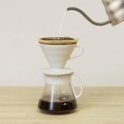 HARIO 哈里欧/好璃奥 V60系列 手冲咖啡器具套装（陶瓷滤杯+玻璃壶+滤纸）VDS-3012W