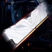 Netac 朗科 越影II系列 DDR4 3200MHz 台式机内存 马甲条 白色 16GB