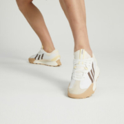 adidas 阿迪达斯 Neo Futro Mixr 女士复古透气跑步休闲鞋 IE0413