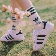 adidas 阿迪达斯 ORIGINALS Superstar Hnm 女子运动板鞋 IG9648