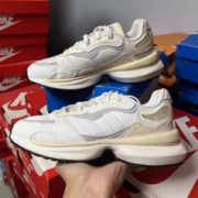 adidas 阿迪达斯 三叶草跑步鞋 GW4429