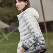 再补券、京东百亿补贴:波司登 女款 轻薄羽绒服 多色可选